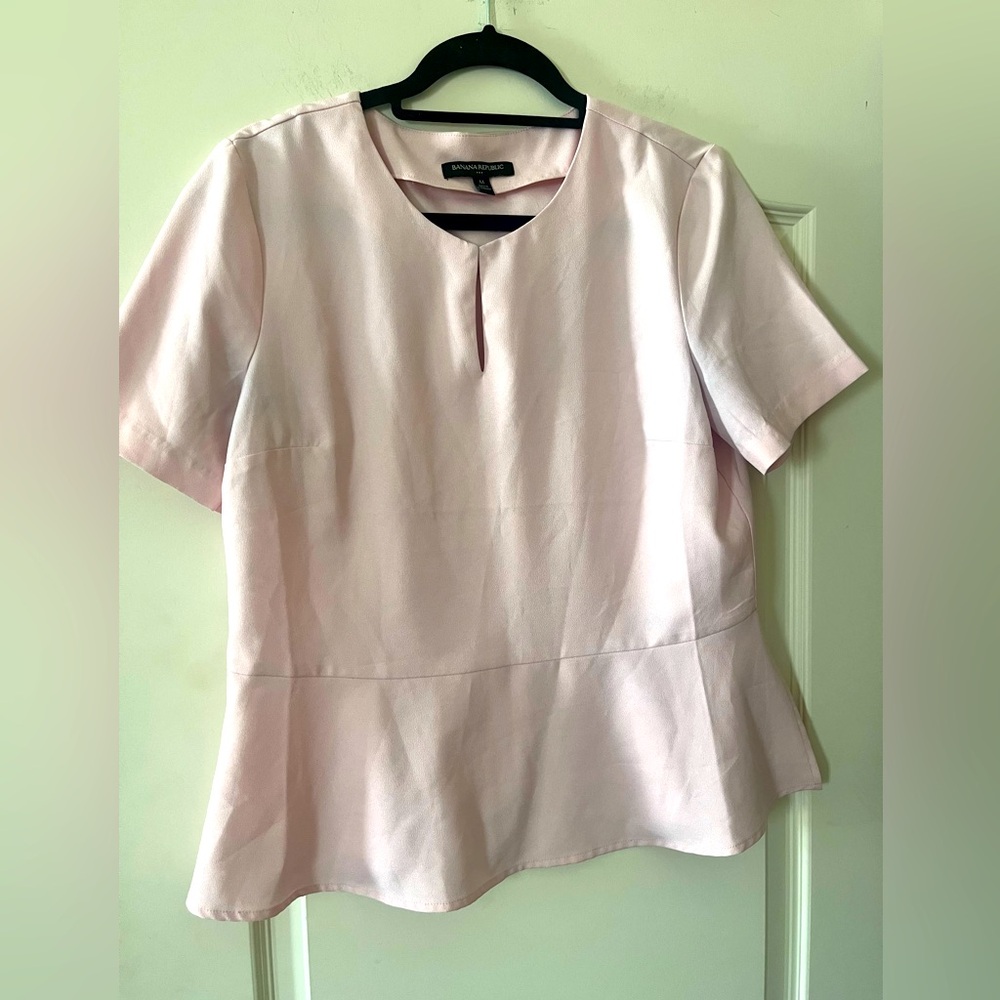 Banana Republic Elegant Pink Women's Short Sleeve Blouse Size Medium
